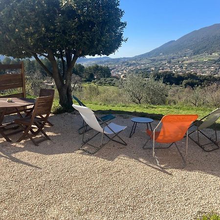 Cabanon Entoure De Montagnes Et D'Oliviers Villa Nyons Ngoại thất bức ảnh