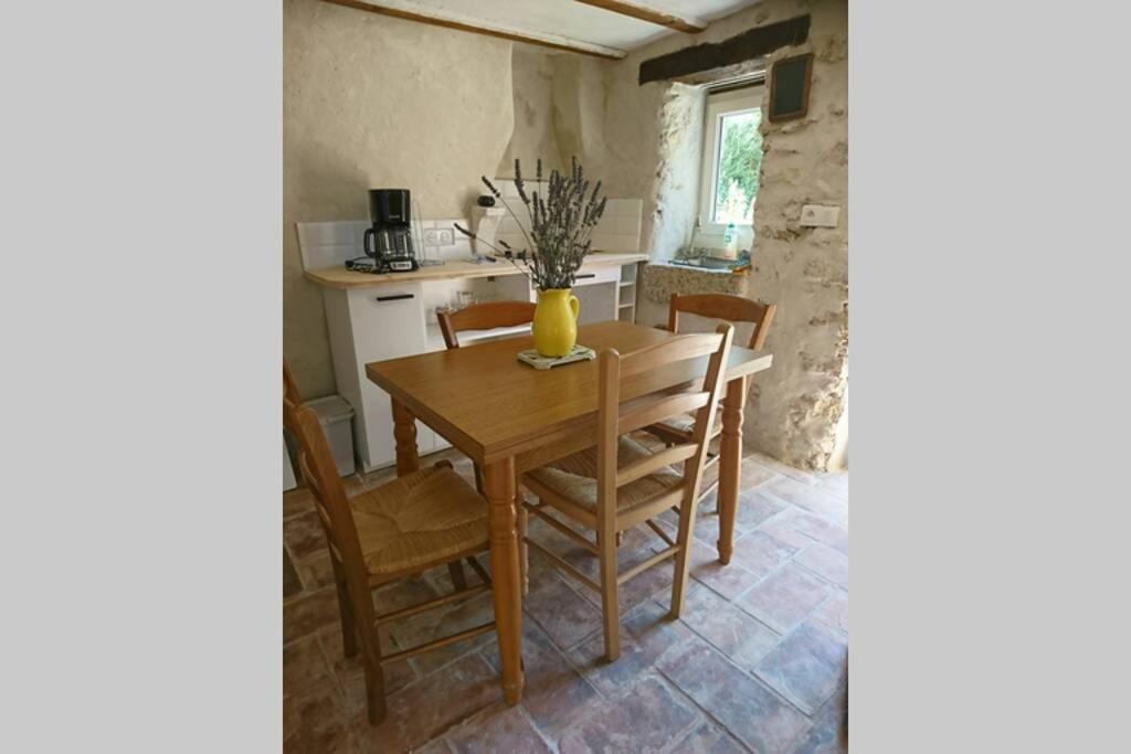 Cabanon Entoure De Montagnes Et D'Oliviers Villa Nyons Ngoại thất bức ảnh