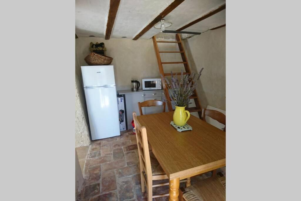 Cabanon Entoure De Montagnes Et D'Oliviers Villa Nyons Ngoại thất bức ảnh