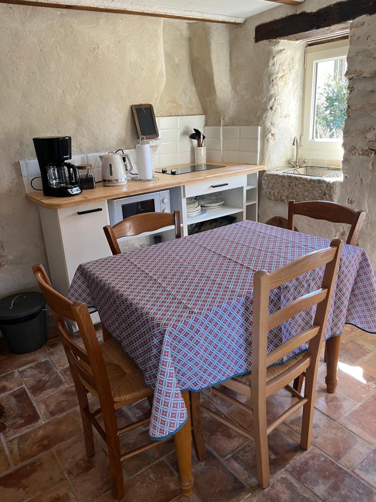 Cabanon Entoure De Montagnes Et D'Oliviers Villa Nyons Ngoại thất bức ảnh