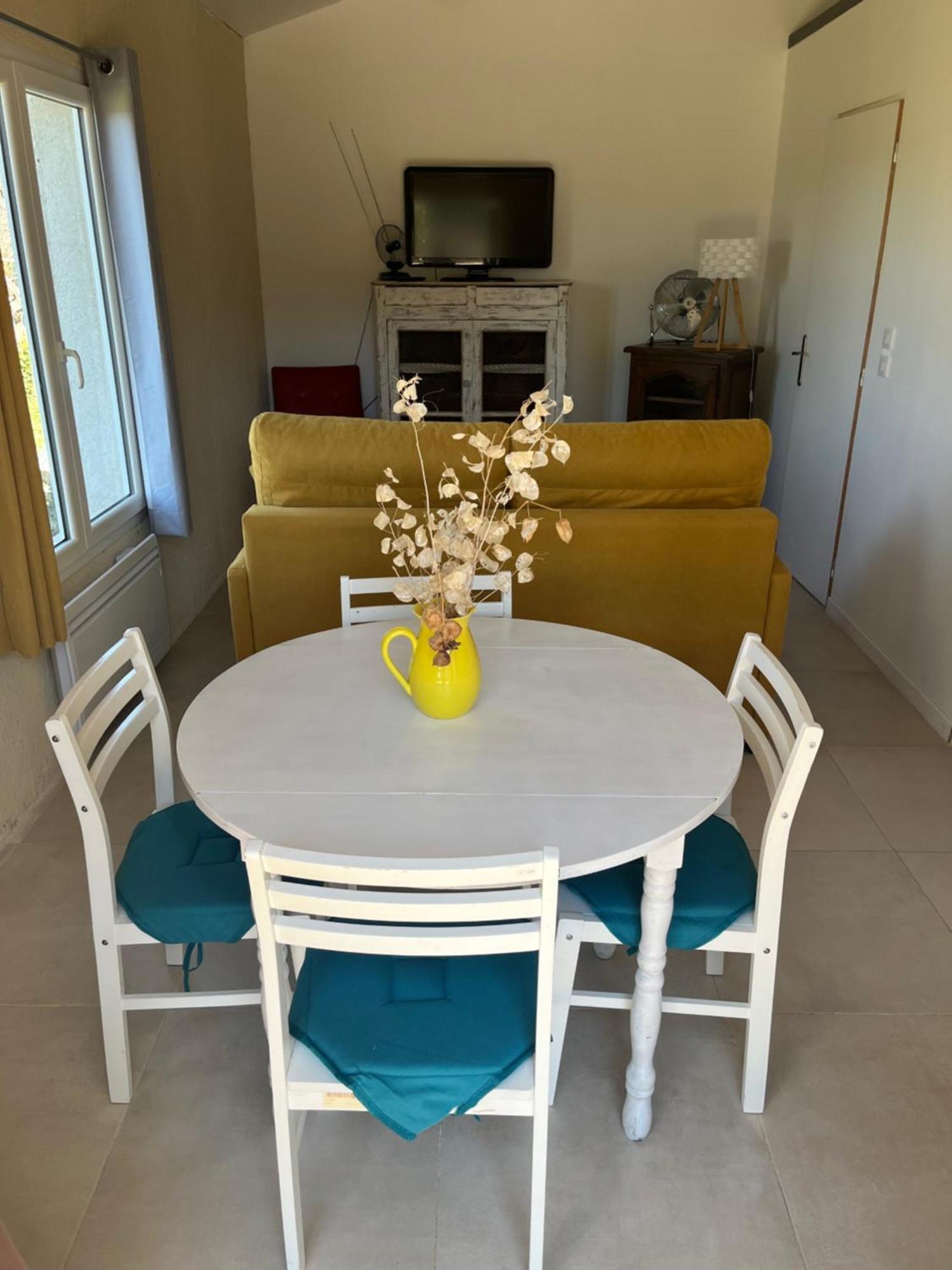 Cabanon Entoure De Montagnes Et D'Oliviers Villa Nyons Ngoại thất bức ảnh