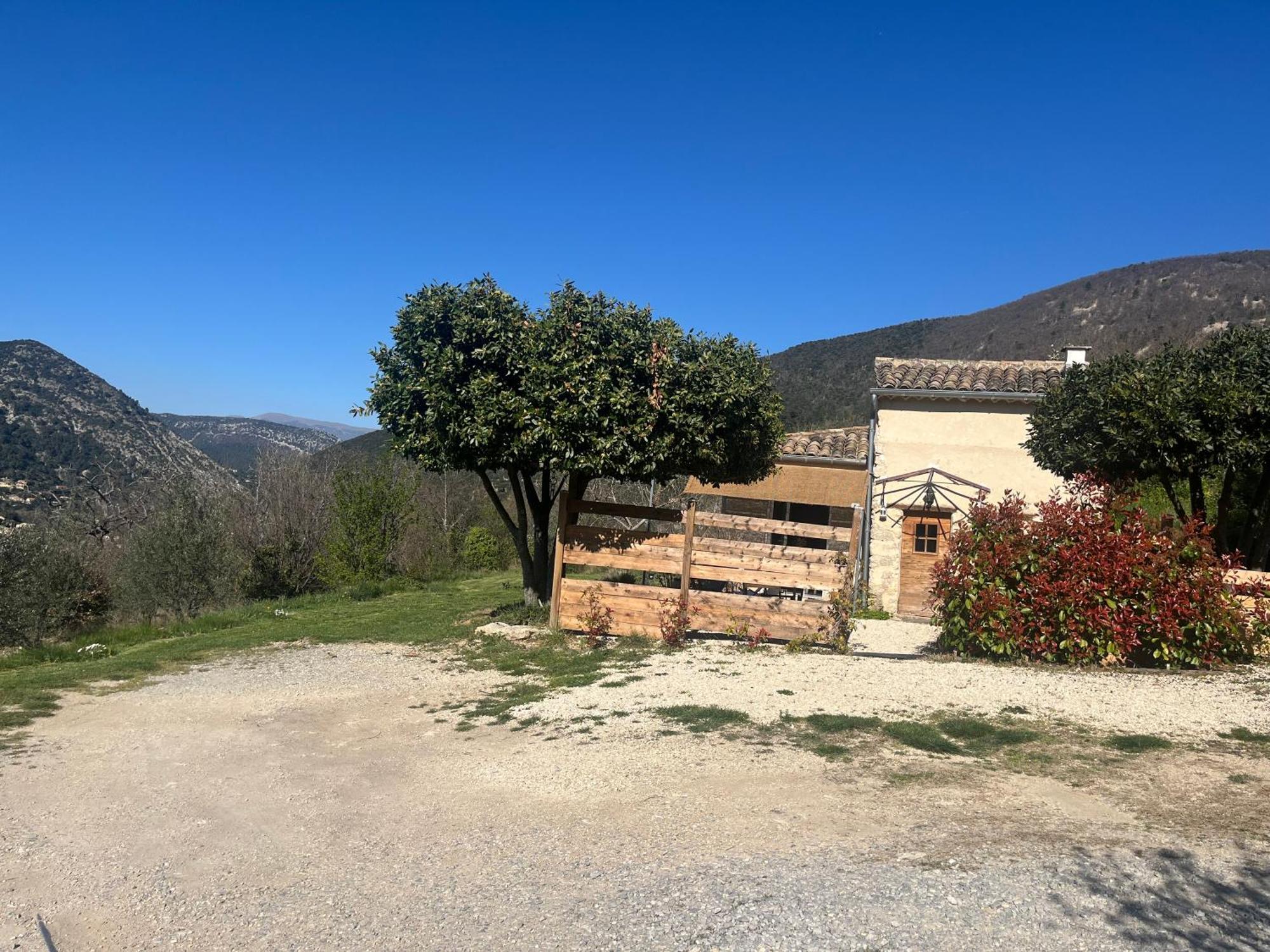 Cabanon Entoure De Montagnes Et D'Oliviers Villa Nyons Ngoại thất bức ảnh