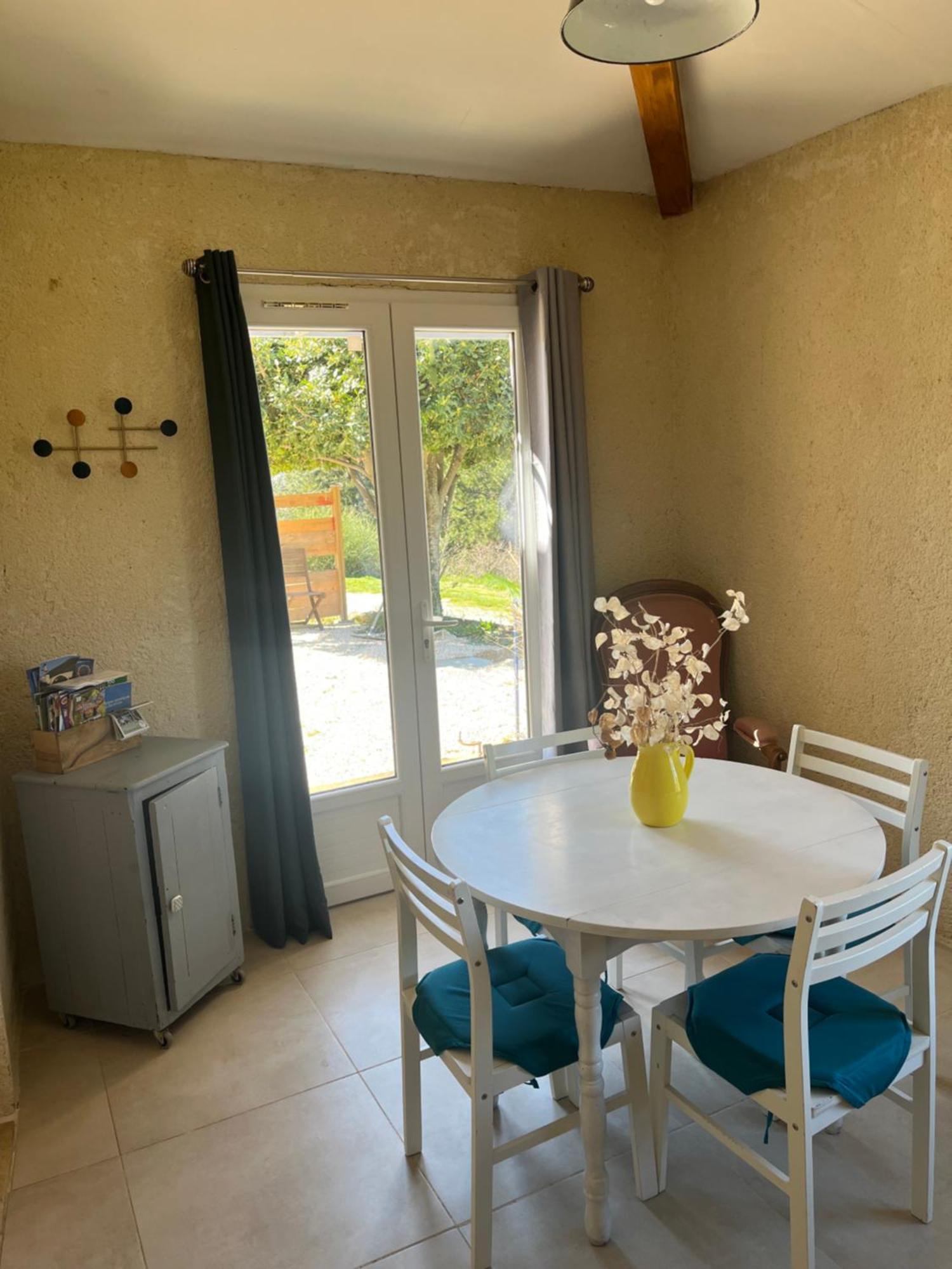 Cabanon Entoure De Montagnes Et D'Oliviers Villa Nyons Ngoại thất bức ảnh